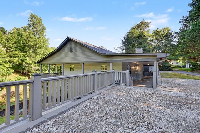 1105 Henson Road, Hiawassee, GA 30546