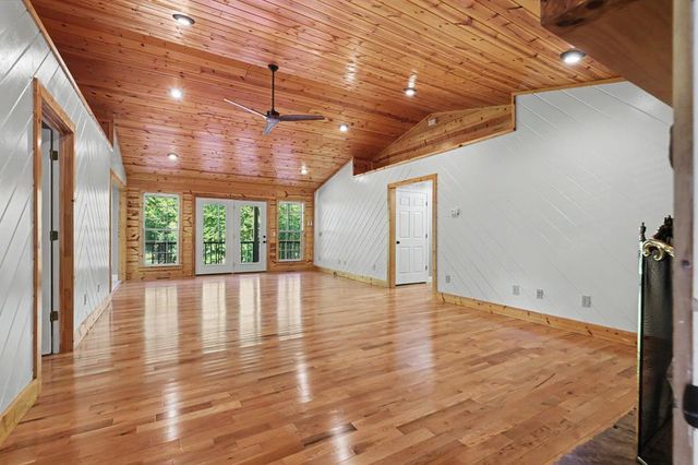 1105 Henson Road, Hiawassee, GA 30546