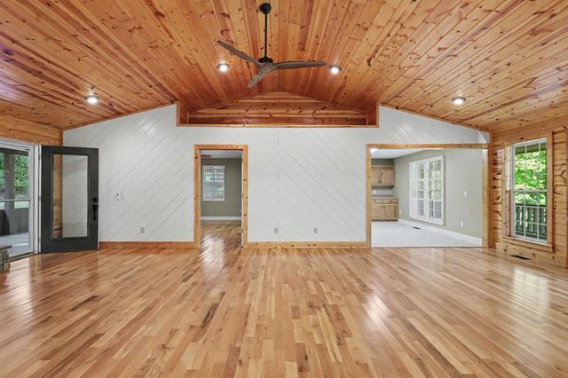 1105 Henson Road, Hiawassee, GA 30546