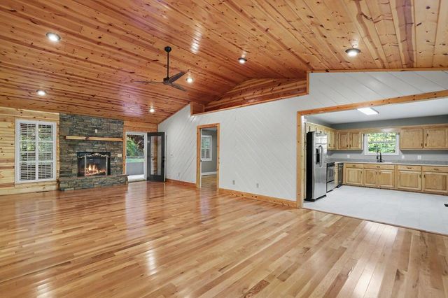 1105 Henson Road, Hiawassee, GA 30546
