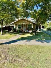 537 E Michigan Avenue, Fresno, CA 93704