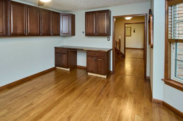 202 Pleasant Valley, Hurricane, WV 25526