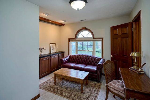 202 Pleasant Valley, Hurricane, WV 25526