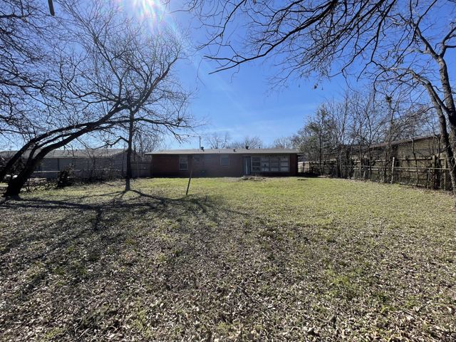 2513 Greenway Street, Arlington, TX 76010