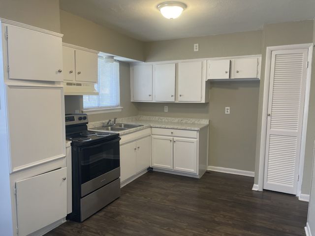 2513 Greenway Street, Arlington, TX 76010