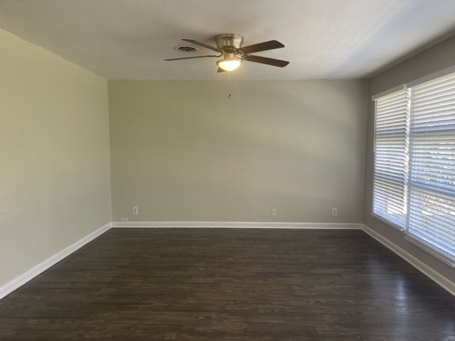 2513 Greenway Street, Arlington, TX 76010