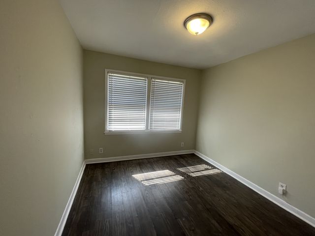 2513 Greenway Street, Arlington, TX 76010