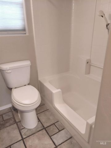 651 S Harrison Street, Twin Falls, ID 83301