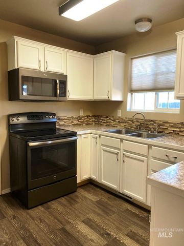 651 S Harrison Street, Twin Falls, ID 83301