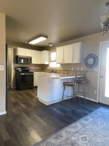 651 S Harrison Street, Twin Falls, ID 83301