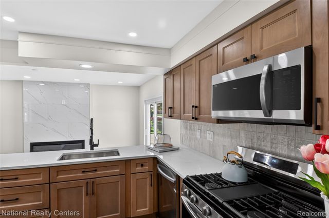32008 Bunert Road, Warren, MI 48088