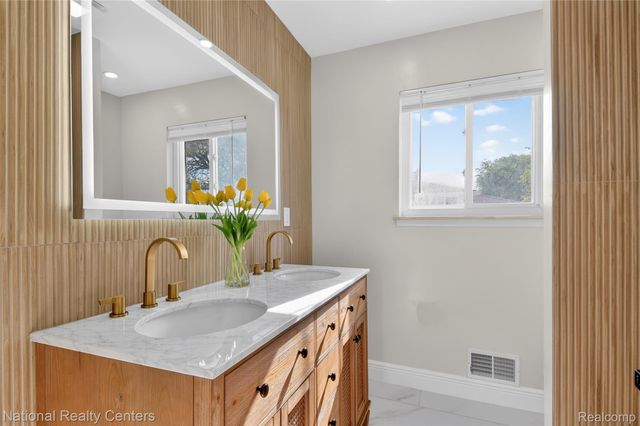 32008 Bunert Road, Warren, MI 48088