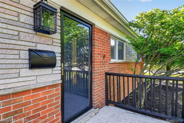32008 Bunert Road, Warren, MI 48088