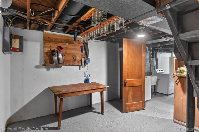 32008 Bunert Road, Warren, MI 48088