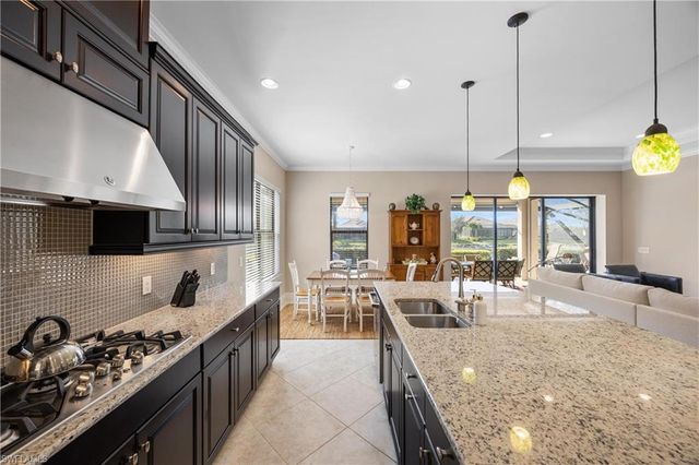 8522 Palacio TER N, Naples, FL 34114