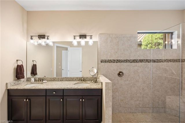 8522 Palacio TER N, Naples, FL 34114