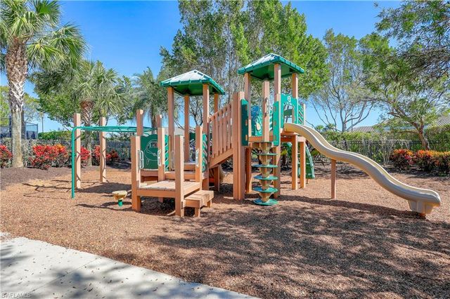 8522 Palacio TER N, Naples, FL 34114