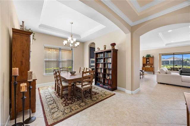 8522 Palacio TER N, Naples, FL 34114