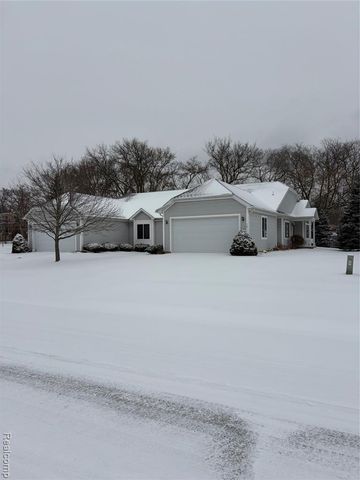 100 Aberdeen Drive 36, Flushing, MI 48433