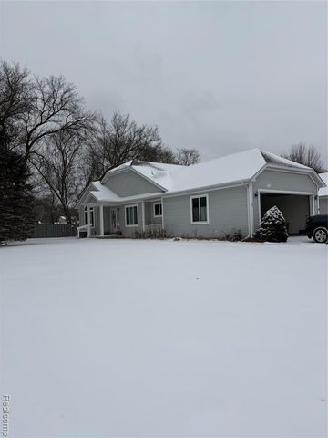 100 Aberdeen Drive 36, Flushing, MI 48433