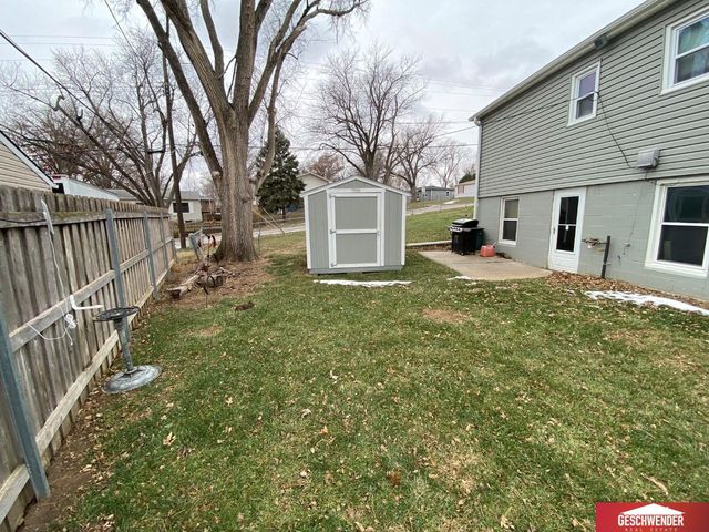 7545 Joseph Avenue, La Vista, NE 68128