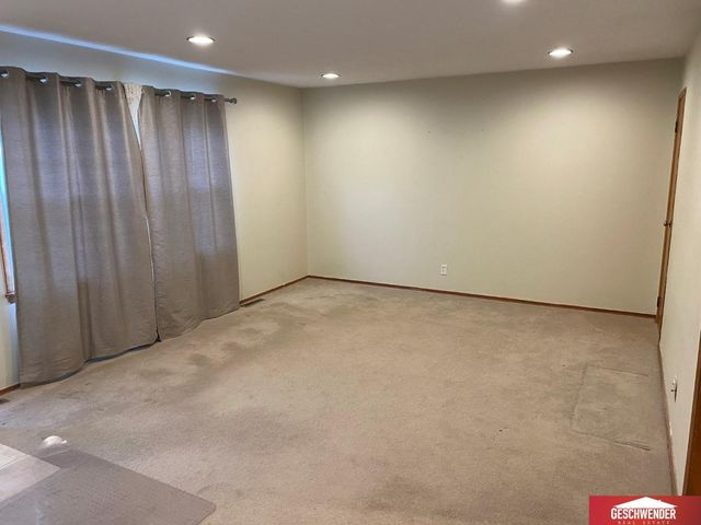 7545 Joseph Avenue, La Vista, NE 68128