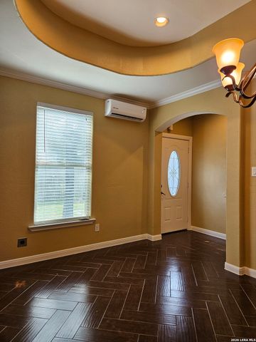 4814 LOST HILLS DR, Elmendorf, TX 78112