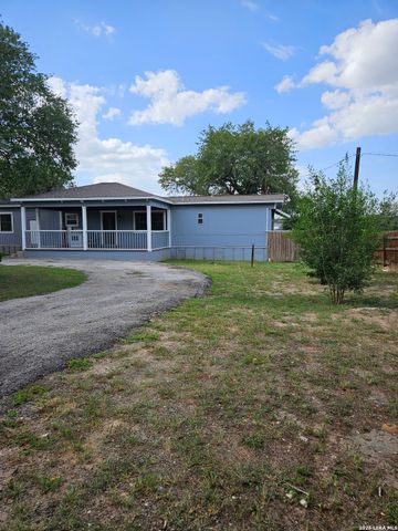 4814 LOST HILLS DR, Elmendorf, TX 78112