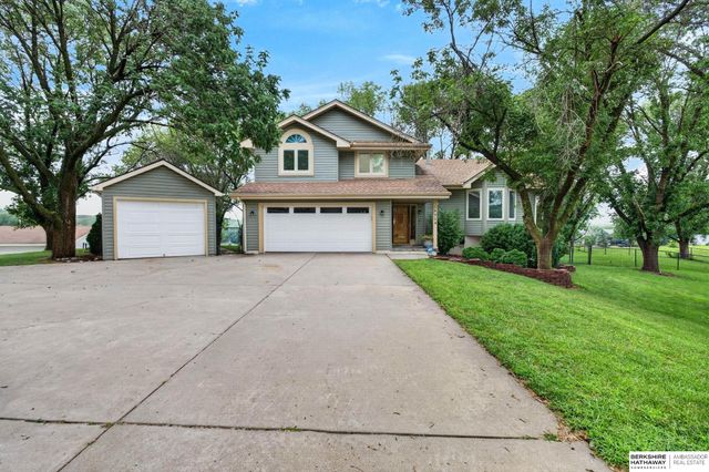 14506 Hackberry Lane, Plattsmouth, NE 68048