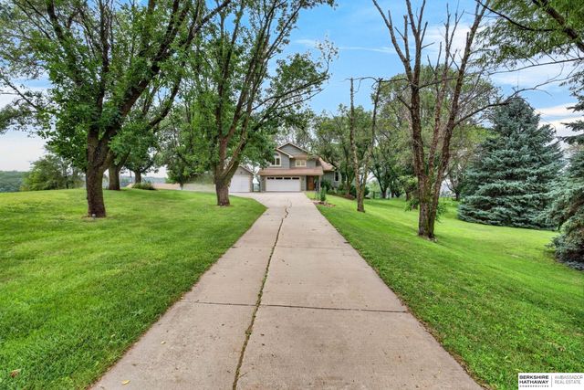 14506 Hackberry Lane, Plattsmouth, NE 68048