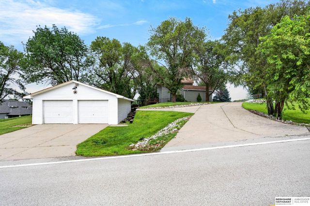 14506 Hackberry Lane, Plattsmouth, NE 68048