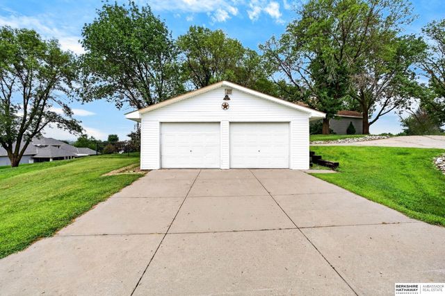 14506 Hackberry Lane, Plattsmouth, NE 68048