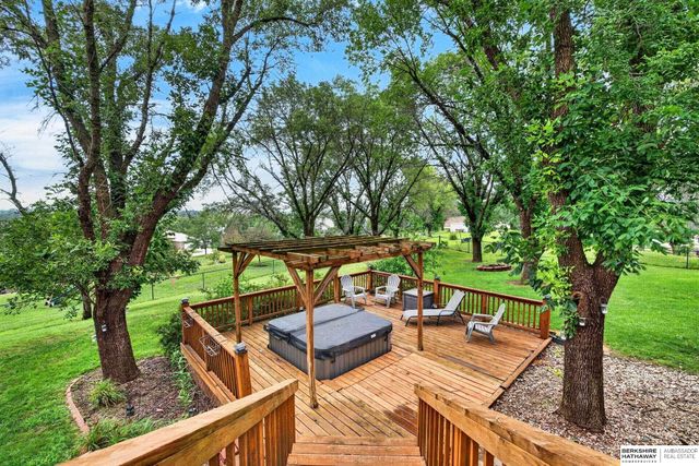 14506 Hackberry Lane, Plattsmouth, NE 68048