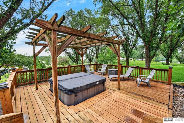 14506 Hackberry Lane, Plattsmouth, NE 68048