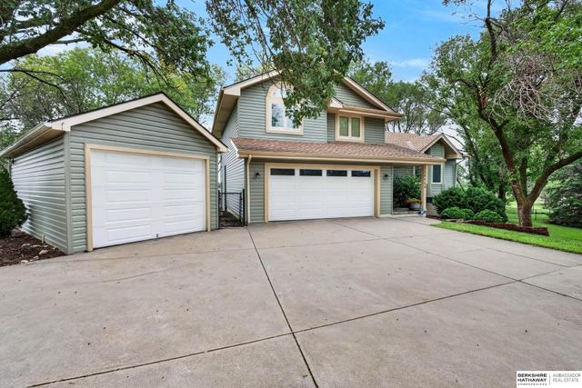 14506 Hackberry Lane, Plattsmouth, NE 68048