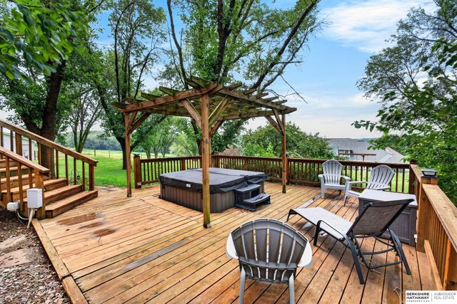 14506 Hackberry Lane, Plattsmouth, NE 68048