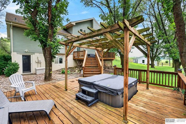 14506 Hackberry Lane, Plattsmouth, NE 68048