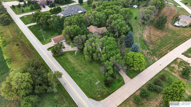 14506 Hackberry Lane, Plattsmouth, NE 68048