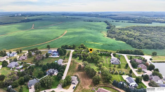 14506 Hackberry Lane, Plattsmouth, NE 68048