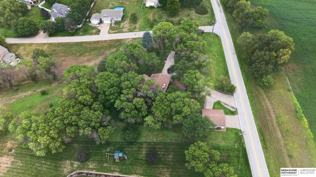 14506 Hackberry Lane, Plattsmouth, NE 68048