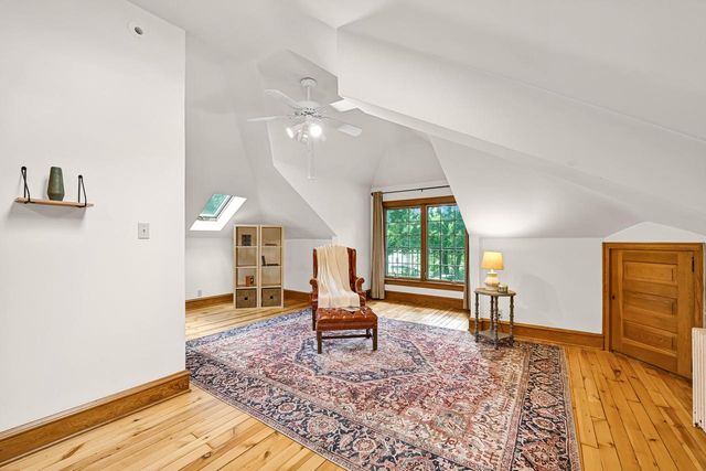 6131 Washington CIRCLE, Wauwatosa, WI 53213