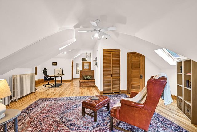 6131 Washington CIRCLE, Wauwatosa, WI 53213