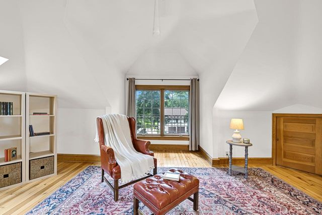 6131 Washington CIRCLE, Wauwatosa, WI 53213