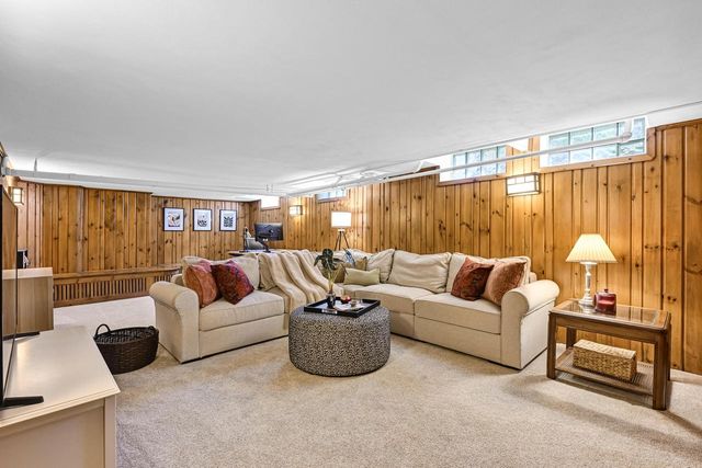 6131 Washington CIRCLE, Wauwatosa, WI 53213