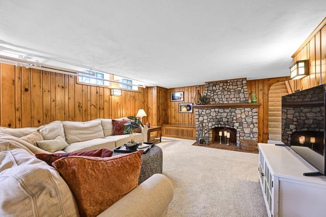 6131 Washington CIRCLE, Wauwatosa, WI 53213