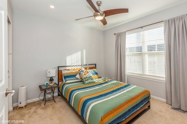 375 N Commerce Street, Aurora, IL 60504