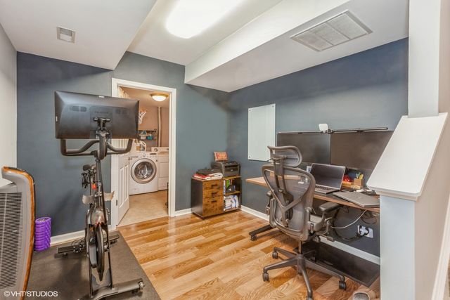 375 N Commerce Street, Aurora, IL 60504