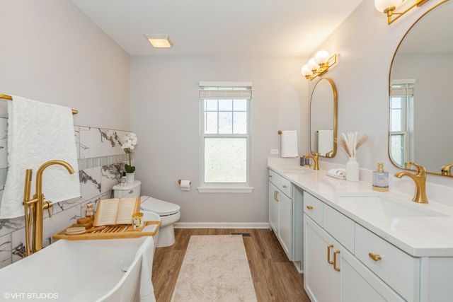 375 N Commerce Street, Aurora, IL 60504