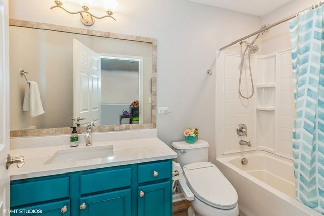 375 N Commerce Street, Aurora, IL 60504