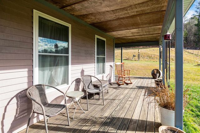 292 Brook Road, Chelsea, VT 05038